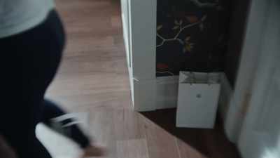 [ Doorbell rings ] - Fleishman Is in Trouble