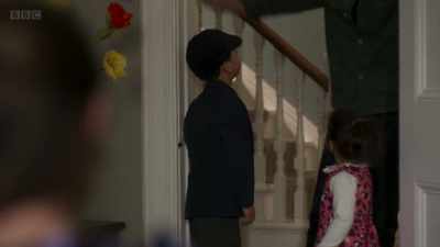 DOORBELL RINGS - Chloe