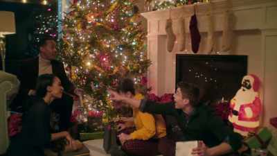 [doorbell rings] - A Jenkins Family Christmas