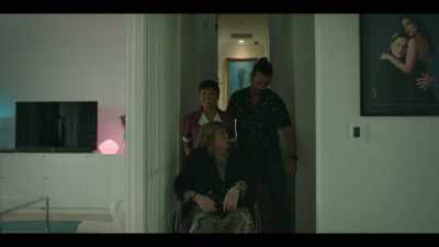 (DOORBELL RINGS) - The Unusual Suspects