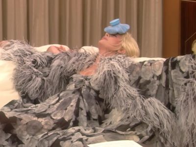[doorbell rings] - The Nanny