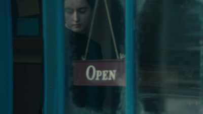 [DOORBELL RINGS] - Miss Scarlet and the Duke