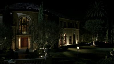 (doorbell rings) - Bosch