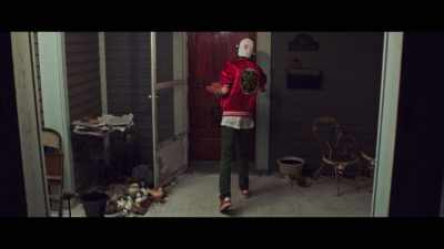 (DOORBELL RINGS) - Slice