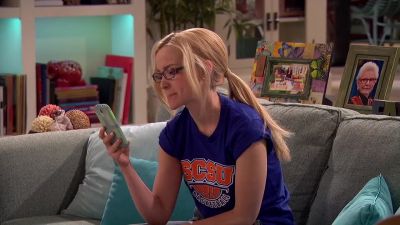 (doorbell rings) - Liv and Maddie