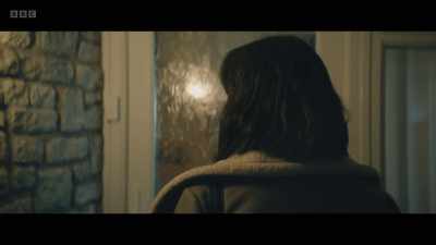 DOORBELL
♪ You can make me whole again - Am I Being Unreasonable?
