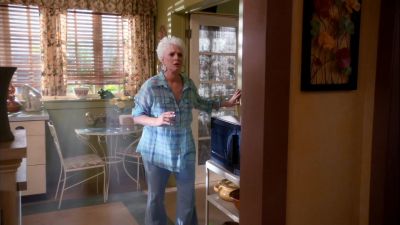[ Doorknob Rattles ] - Burn Notice
