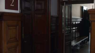 [Doors close] - The Split