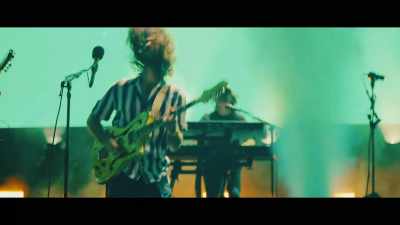 - Dor!
- Você me fez, você me fez acreditar - Imagine Dragons: Live in Vegas
