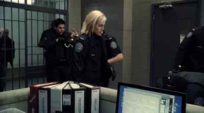 Dos cervezas. - Rookie Blue