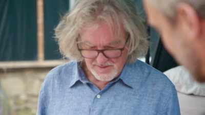 Double hob, cooking position. Gas. - James May and the Dull Men