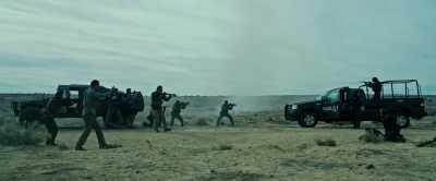- Down, down.
- Help! - Sicario: Day of the Soldado