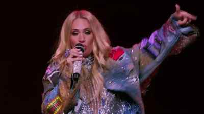 [ Down-tempo music plays ] - Carrie Underwood: Reflection