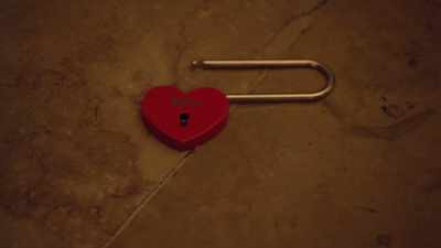[ down-tempo music plays ] - Love Trip: Paris
