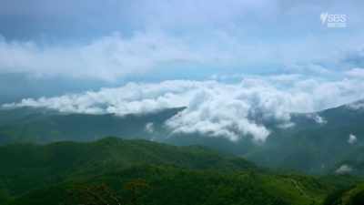 Down there beneath the clouds
is my next country, Iran. - From Russia to Iran: Crossing Wild Frontier