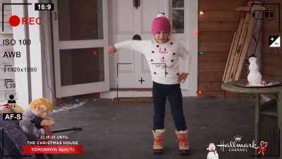 Down through the chimney
with old Saint Nick - A Nashville Christmas Carol
