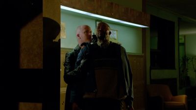 - Doyle, talk to me.
- He's coming out now. - Person of Interest