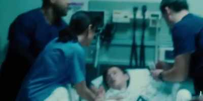 - Dr. Daniels, he's seizing.
- Mom. - The Book of Henry