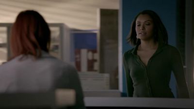Dr.
Flores dial 182, please. - The Vampire Diaries