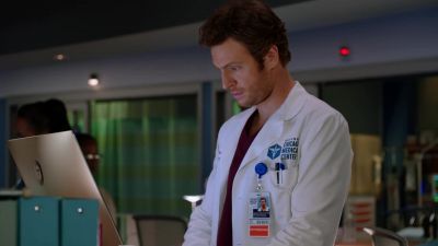 Dr. Halstead,
I got a message you wanted to see me. - Chicago Med