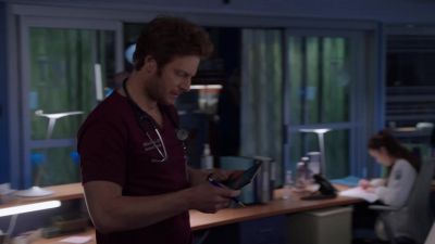 - Dr. Halstead?
- Yeah? - Chicago Med