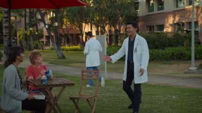 (Dr. Lee chuckles) - Doogie Kamealoha, M.D.