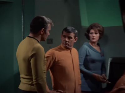 [Dr. Lester As Kirk]James Kirk
is returning to consciousness... - Star Trek