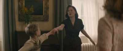 -Dr. Markham, dance with us.
-No, no. No. - Tell It to the Bees