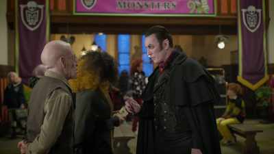 Drac, welcome back to campus.
You look so dead. - Monster High: The Movie