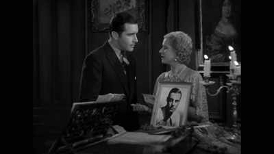 -"Dracula" certainly starts by
saying, "It will become apparent - The Found Footage Phenomenon