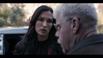-
Drag his ass back inside.
-
She's got documents, sir. - The Capture