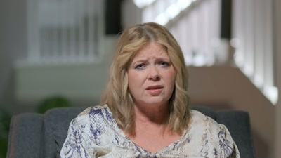 [dramatic music crescendoing] - Shiny Happy People: Duggar Family Secrets