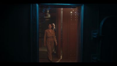 ♪ (DRAMATIC MUSIC PLAYING) ♪ - His Dark Materials