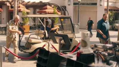 [dramatic music playing] - Expedition: Back To The Future