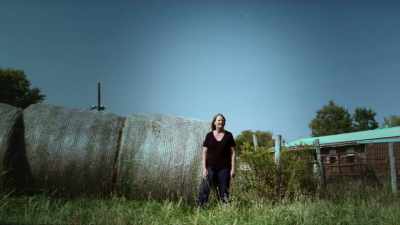 [dramatic music playing] - Queen of Meth