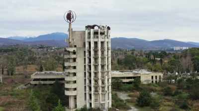 [dramatic music playing] - Mysteries of the Abandoned