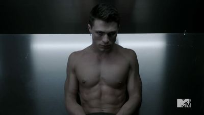 [Dramatic music] - Teen Wolf