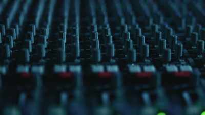 (dramatic music) - Hip Hop Uncovered