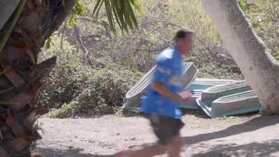 -(dramatic music) - Rob Riggle's Ski Master Academy