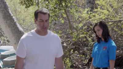 -(dramatic music) - Rob Riggle's Ski Master Academy