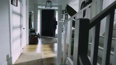 [dramatic music] - Room for Murder