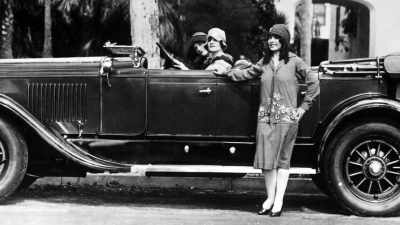 (dramatic music) - The Cars That Made America