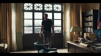 (dramatic news theme
plays over TV) - Tom Clancy's Jack Ryan