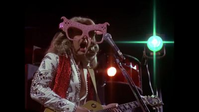 Dream girl. - The Love Boat