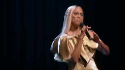 ♪ Dress me up H to T ♪ - Life-Size 2