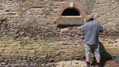 (drill whirring) - Escape to the Chateau: Make Do & Mend