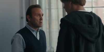 - Drink this.
- I thought you quit. - Another Round