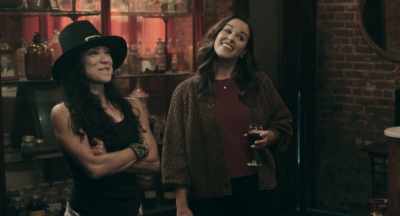 -Drink up.
-Happy Thanksgiving, Allen. - Bar Fight