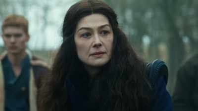 Driven by grief, she reached out - The Wheel of Time