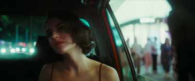 [DRIVER SPEAKS CANTONESE] - Emmanuelle